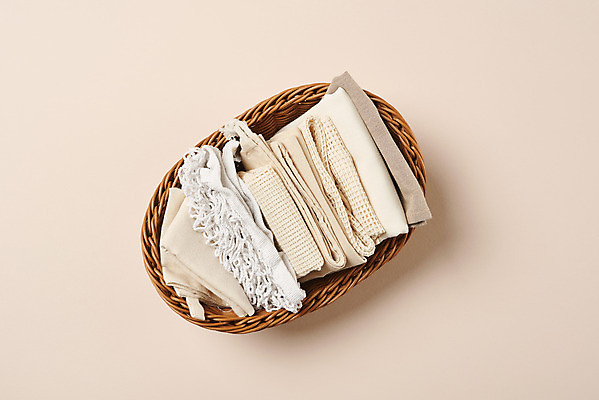 포토 JPG 스튜디오촬영 실내 사람없음 하이앵글 수건 바구니 자연보호 환경 그린캠페인 재활용 장바구니 오브젝트 에코 친환경 친환경제품 플랫레이 갈색배경 제로웨이스트 라탄바구니 국내포토 캠페인 뷰포인트 백그라운드 자연 내부 쇼핑 위생용품 갈색 플랫 보호 사회이슈 파일형식