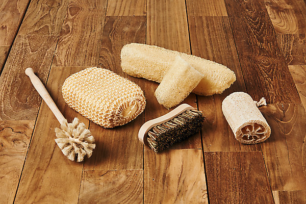 포토 JPG 스튜디오촬영 실내 사람없음 자연보호 환경 그린캠페인 재활용 청소도구 오브젝트 에코 친환경 수세미 친환경제품 갈색배경 제로웨이스트 나무배경 국내포토 캠페인 백그라운드 자연 내부 갈색 도구 보호 청소 사회이슈 파일형식