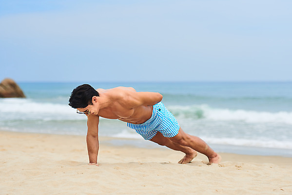 포토 JPG 주간 전신 남자 수영복 바다 맨라이프 여행 휴가 한손 한명 20대 성인 해변 야외 옆모습 여름 여름휴가 바캉스 청춘 모래사장 선글라스 운동 스트레칭 한국인 자유 팔굽혀펴기 해수욕장 즐거움 강원도 양양군 하조대해수욕장 성인남자한명만 맨몸운동 국내포토 자연요소 1 라이프스타일 손 옷 계절 감정 안경 뷰포인트 컨셉 한국 건강 사람 동양인 청년 양양 남자한명만 성인남자만 파일형식 여름_계절