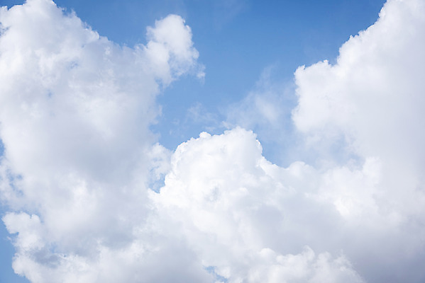 포토 JPG 주간 구름 로우앵글 하늘 날씨 풍경 사람없음 야외 파란색 맑음 봄 국내포토 자연요소 계절 뷰포인트 컬러 파일형식