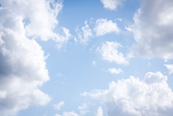 포토 JPG 주간 구름 로우앵글 하늘 날씨 풍경 사람없음 야외 파란색 맑음 봄 국내포토 자연요소 계절 뷰포인트 컬러 파일형식