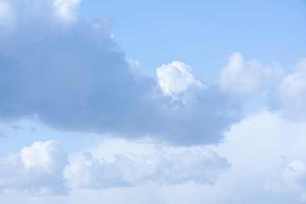 포토 JPG 주간 구름 로우앵글 하늘 날씨 풍경 사람없음 야외 파란색 맑음 봄 국내포토 자연요소 계절 뷰포인트 컬러 파일형식