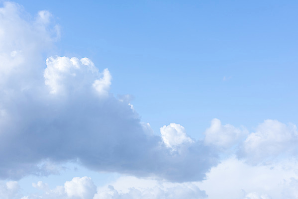 포토 JPG 주간 구름 로우앵글 하늘 날씨 풍경 사람없음 야외 파란색 맑음 봄 국내포토 자연요소 계절 뷰포인트 컬러 파일형식