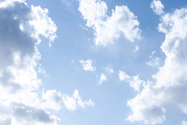 포토 JPG 주간 구름 로우앵글 하늘 날씨 풍경 사람없음 야외 파란색 맑음 봄 국내포토 자연요소 계절 뷰포인트 컬러 파일형식