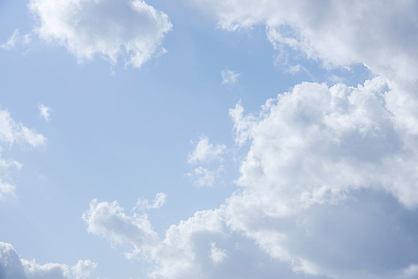 포토 JPG 주간 구름 로우앵글 하늘 날씨 풍경 사람없음 야외 파란색 맑음 봄 국내포토 자연요소 계절 뷰포인트 컬러 파일형식