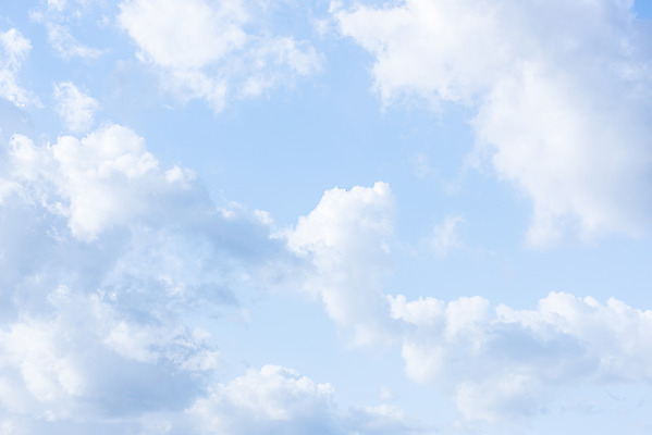 포토 JPG 주간 구름 로우앵글 하늘 날씨 풍경 사람없음 야외 파란색 맑음 봄 국내포토 자연요소 계절 뷰포인트 컬러 파일형식