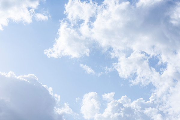 포토 JPG 주간 구름 로우앵글 하늘 날씨 풍경 사람없음 야외 파란색 맑음 봄 국내포토 자연요소 계절 뷰포인트 컬러 파일형식