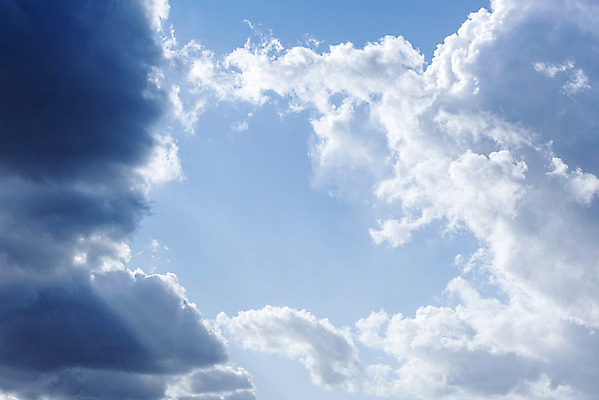 포토 JPG 주간 구름 로우앵글 하늘 날씨 풍경 사람없음 야외 파란색 맑음 봄 국내포토 자연요소 계절 뷰포인트 컬러 파일형식