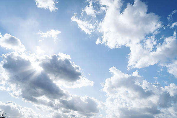 포토 JPG 주간 구름 로우앵글 하늘 날씨 풍경 사람없음 야외 파란색 맑음 봄 국내포토 자연요소 계절 뷰포인트 컬러 파일형식