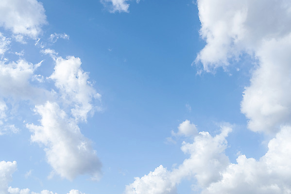 포토 JPG 주간 구름 로우앵글 하늘 날씨 풍경 사람없음 야외 파란색 맑음 봄 국내포토 자연요소 계절 뷰포인트 컬러 파일형식