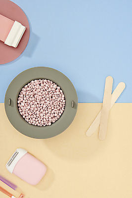 포토 JPG 스튜디오촬영 실내 사람없음 여름 하이앵글 컬러풀 뷰티 오브젝트 면도기 나무막대 나무막대기 왁싱 제모 피부과 플랫레이 제모기 하드왁스 왁스카트리지 국내포토 계절 뷰포인트 컬러 병원 내부 위생용품 막대기 막대 플랫 왁스 파일형식