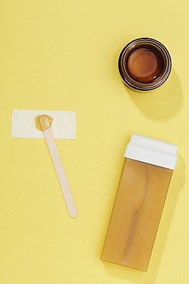 포토 JPG 스튜디오촬영 실내 사람없음 여름 하이앵글 뷰티 오브젝트 나무막대 나무막대기 노란배경 왁싱 제모 피부과 플랫레이 왁스스트립 왁스카트리지 국내포토 계절 뷰포인트 백그라운드 병원 내부 노란색 막대기 막대 플랫 왁스 파일형식 제모용품