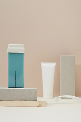 포토 JPG 스튜디오촬영 실내 사람없음 여름 뷰티 오브젝트 로션 면도기 나무막대 왁싱 제모 피부과 왁스카트리지 국내포토 계절 병원 내부 위생용품 화장품 막대 왁스 파일형식