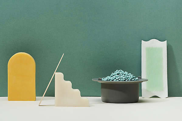 포토 JPG 스튜디오촬영 실내 사람없음 여름 뷰티 오브젝트 나무막대 나무막대기 왁싱 제모 피부과 초록배경 왁스스트립 하드왁스 국내포토 계절 백그라운드 병원 내부 초록색 막대기 막대 왁스 파일형식 제모용품