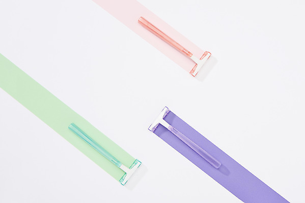 포토 JPG 스튜디오촬영 실내 사람없음 여름 하이앵글 뷰티 오브젝트 흰배경 면도기 왁싱 제모 피부과 플랫레이 국내포토 계절 뷰포인트 백그라운드 병원 내부 위생용품 흰색 플랫 파일형식