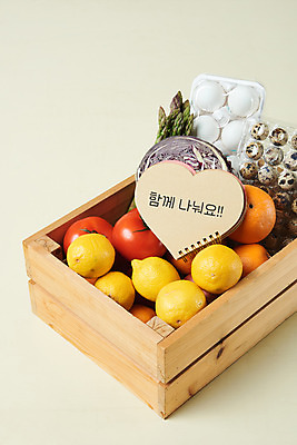 포토 JPG 스튜디오촬영 토마토 오렌지 식재료 실내 사람없음 계란 희망 봉사 도움 레몬 사회이슈 양배추 사랑나눔 메추리알 극복 기부 위기 코로나바이러스 국내포토 감정 컨셉 채소 과일 사랑 내부 알 바이러스 나눔 파일형식