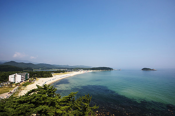 포토 JPG 주간 바다 여행 하늘 풍경 해변 사람없음 야외 여름 모래사장 강원도 고성_강원도 화진포 국내포토 자연요소 계절 호수 한국 파일형식