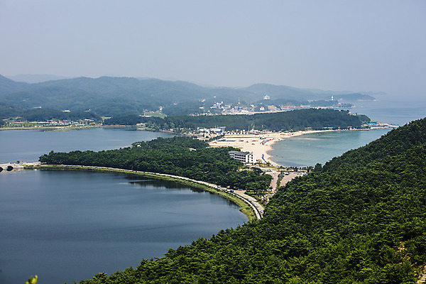 포토 JPG 주간 바다 여행 풍경 해변 사람없음 야외 여름 강원도 고성_강원도 화진포 국내포토 자연요소 계절 호수 한국 파일형식