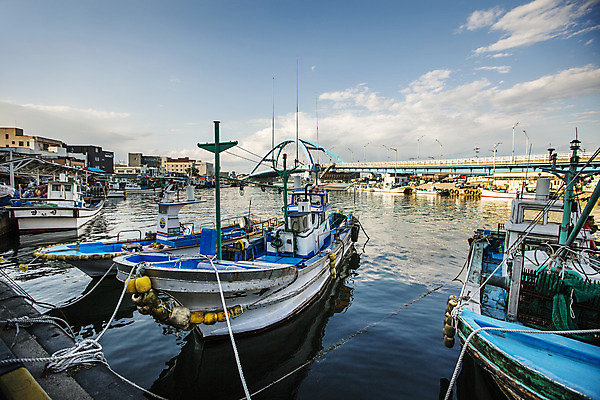포토 JPG 주간 구름 바다 여행 하늘 풍경 사람없음 야외 항구 강원도 속초 선박 국내포토 자연요소 수상교통 교통시설 한국 파일형식