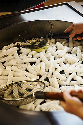 포토 JPG 주간 손 여행 풍경 야외 신체부위 강원도 한과 강릉 유과 국내포토 자연요소 디저트 한국 사람 전통음식 파일형식