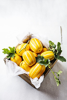 포토 JPG 주간 잎 과일 사람없음 야외 바구니 여러개 경상북도 특산물 참외 지역 제철 성주 성주참외 제철과일 과채 국내포토 자연요소 식물 다수 채소 경상도 파일형식