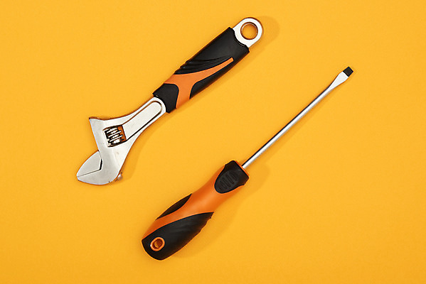 포토 JPG 스튜디오촬영 산업 실내 사람없음 하이앵글 장비 두개 도구 공구 스패너 드라이버 수리 작업도구 플랫레이 주황색배경 국내포토 뷰포인트 백그라운드 2 내부 주황색 플랫 파일형식