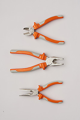 포토 JPG 스튜디오촬영 산업 회색배경 실내 사람없음 세트 하이앵글 장비 도구 공구 세개 수리 작업도구 니퍼 플랫레이 국내포토 뷰포인트 백그라운드 3 내부 회색 플랫 파일형식