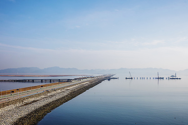 포토 JPG 주간 도로 바다 여행 한국 풍경 사람없음 야외 관광지 전라북도 국내여행 군산 서해 새만금방조제 국내포토 자연요소 아시아 길 교통시설 전라도 방조제 파일형식