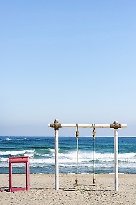 포토 JPG 주간 모래 바다 여행 한국 풍경 해변 사람없음 야외 관광지 조형물 해수욕장 그네 강원도 강릉 국내여행 주문진 국내포토 자연요소 아시아 미술 파일형식