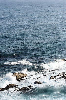 포토 JPG 주간 파도 바다 여행 한국 풍경 해변 사람없음 야외 관광지 돌_바위 강원도 강릉 국내여행 주문진 국내포토 자연요소 아시아 해수욕장 파일형식