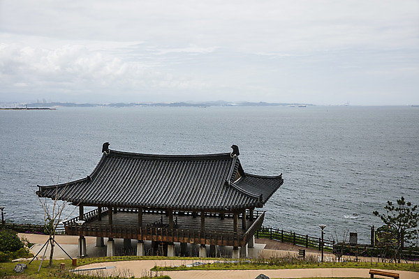 포토 JPG 주간 바다 여행 하늘 한국 풍경 사람없음 야외 관광지 경상북도 정자 동해 국내여행 포항 영일만 연오랑세오녀테마공원 국내포토 자연요소 건축물 공원 아시아 만 경상도 파일형식