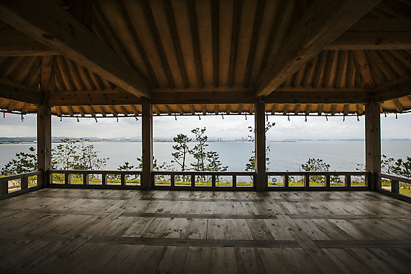 포토 JPG 주간 바다 여행 한국 풍경 사람없음 야외 관광지 경상북도 정자 동해 국내여행 포항 영일만 연오랑세오녀테마공원 국내포토 자연요소 건축물 공원 아시아 만 경상도 파일형식