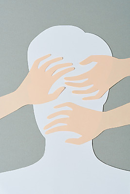 포토 JPG 스튜디오촬영 회색배경 모바일 사람모양 실내 사람없음 하이앵글 뉴스 손모양 언론 거짓 소셜네트워크 가짜뉴스 국내포토 모양 뷰포인트 백그라운드 내부 회색 파일형식 손_신체부위