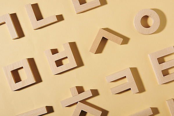 포토 JPG 스튜디오촬영 모양 문자 교육 실내 한글 사람없음 하이앵글 블록 한글교육 언어교육 자음 베이지색배경 플랫레이 국내포토 뷰포인트 백그라운드 내부 플랫 베이지색 파일형식