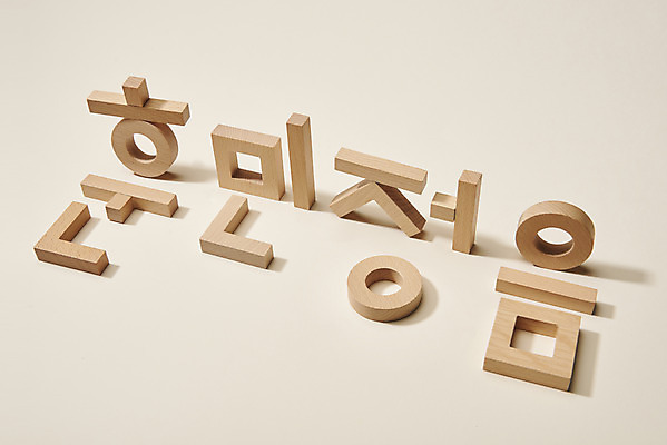 포토 JPG 스튜디오촬영 모양 문자 교육 실내 한글 훈민정음 사람없음 단어 블록 흰배경 한글교육 언어교육 한글날 국내포토 한국전통 백그라운드 내부 공휴일 흰색 국경일 파일형식