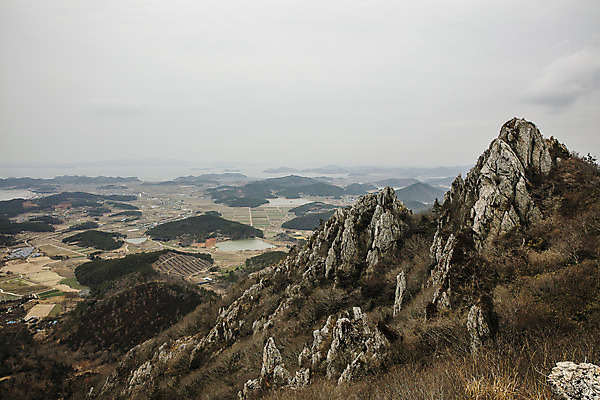 포토 JPG 주간 바다 여행 산 한국 풍경 사람없음 야외 관광지 바위 전라남도 해남 국내여행 달마산 달마고도 도솔암 국내포토 자연요소 아시아 길 돌_바위 사찰 전라도 파일형식