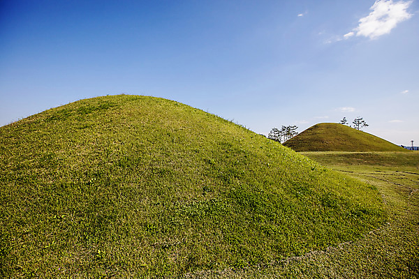 포토 JPG 주간 여행 한국 풍경 사람없음 야외 관광지 가을 무덤 경상북도 고분 국내여행 의성 금성산고분군 국내포토 자연요소 계절 아시아 경상도 파일형식