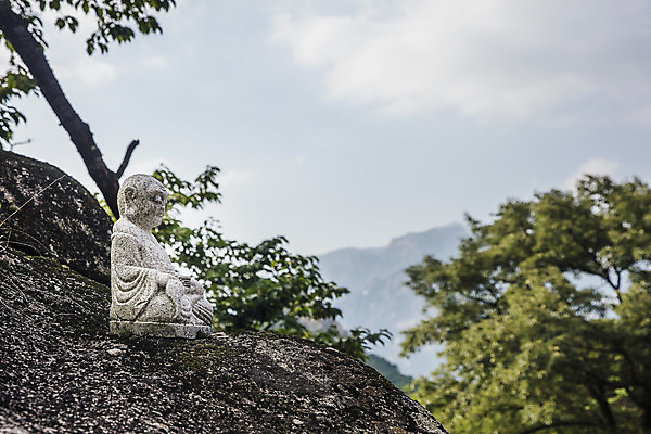 포토 JPG 주간 여행 산 한국 국립공원 풍경 사람없음 야외 관광지 사찰 불상 강원도 국내여행 설악산 속초 신흥사 계조암 국내포토 자연요소 공원 아시아 불교 종교건축 암자 인제 파일형식