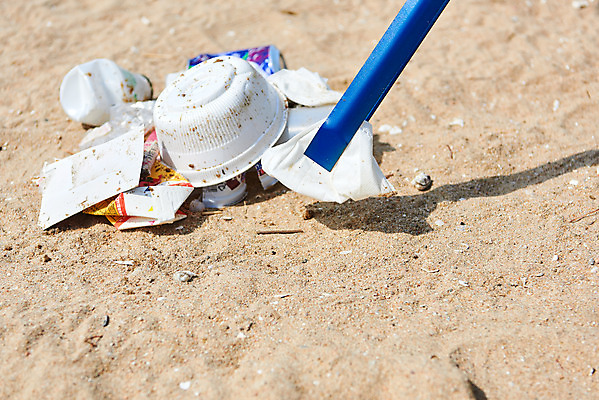 포토 JPG 주간 모래 바다 자연 집게 해변 사람없음 야외 자연보호 환경 그린캠페인 봉사 환경오염 오염 쓰레기 사회이슈 수질오염 해양쓰레기 왕산해수욕장 비치코밍 국내포토 자연요소 캠페인 컨셉 도움 보호 해수욕장 생태계 인천 파일형식