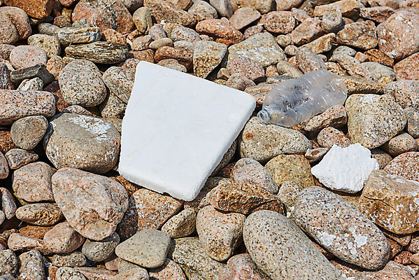 포토 JPG 주간 모래 바다 자연 해변 사람없음 야외 자연보호 환경 그린캠페인 환경오염 오염 쓰레기 사회이슈 수질오염 스티로폼 해양쓰레기 왕산해수욕장 국내포토 자연요소 캠페인 컨셉 보호 해수욕장 생태계 인천 파일형식