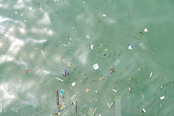 포토 JPG 주간 모래 바다 자연 해변 사람없음 야외 하이앵글 자연보호 환경 그린캠페인 환경오염 오염 쓰레기 사회이슈 수질오염 궁평항 해양쓰레기 국내포토 자연요소 캠페인 뷰포인트 컨셉 항구 보호 생태계 경기도 파일형식