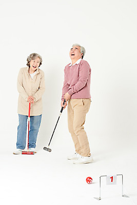 포토 JPG 스튜디오촬영 전신 여자 노년 남자 스포츠 가족 실내 건강 서기 경기 두명 앞모습 옆모습 실버라이프 운동 건강관리 노부부 한국인 60대 즐거움 흰배경 게이트볼 노인만 오팔세대 액티브시니어 국내포토 라이프스타일 부부 감정 뷰포인트 백그라운드 관계 모션 관리 사람 동양인 성인 내부 구기 흰색 세대 성인만 파일형식