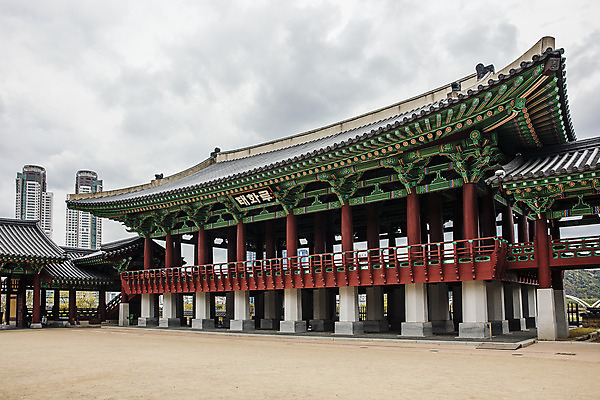 포토 JPG 주간 구름 유적 하늘 한국 풍경 사람없음 야외 관광지 단청 울산 국내여행 태화루 태화강 국내포토 자연요소 전통 아시아 여행 강 정자_건축물 파일형식