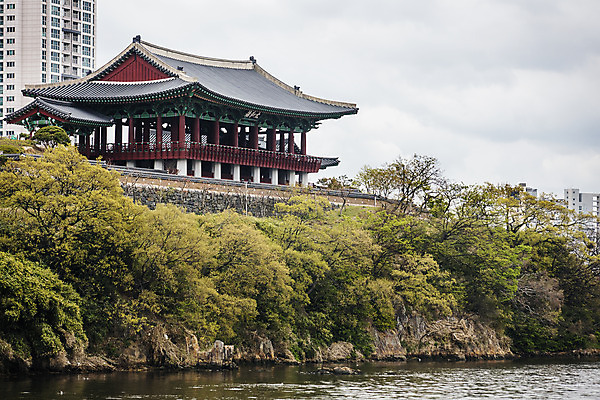 포토 JPG 주간 무료이미지 유적 한국 풍경 사람없음 야외 관광지 단청 울산 국내여행 태화루 태화강 국내포토 자연요소 전통 아시아 여행 강 정자_건축물 파일형식