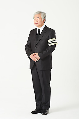 포토 JPG 스튜디오촬영 전신 할아버지 노년 남자 실내 한명 서기 누끼 옆모습 실버라이프 한국인 슬픔 60대 흰배경 애도 장례 상주 완장 장례식 노인남자한명만 국내포토 1 라이프스타일 감정 뷰포인트 백그라운드 모션 사람 동양인 성인 내부 흰색 남자한명만 노인남자만 파일형식