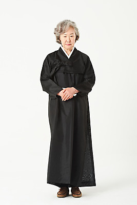 포토 JPG 스튜디오촬영 전신 여자 노년 할머니 실내 한명 서기 누끼 앞모습 실버라이프 한국인 슬픔 60대 흰배경 애도 장례 상복 장례식 노인여자한명만 국내포토 1 라이프스타일 감정 뷰포인트 백그라운드 모션 사람 동양인 성인 내부 흰색 여자한명만 노인여자만 파일형식