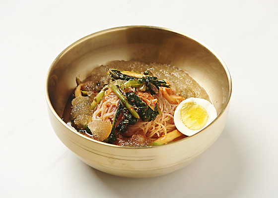 포토 JPG 스튜디오촬영 음식 사람없음 계란 흰배경 기호식품 냉면 비빔냉면 열무 열무냉면 제철음식 앙념 열무비빔국수 국내포토 한식 백그라운드 여름음식 실내 알 흰색 무 비빔국수 열무국수 제철 파일형식