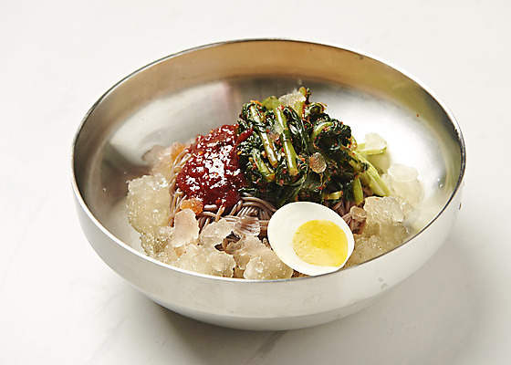 포토 JPG 스튜디오촬영 음식 김치 사람없음 계란 흰배경 기호식품 냉면 비빔냉면 열무 열무냉면 제철음식 열무비빔국수 다진양념 국내포토 한식 백그라운드 여름음식 실내 알 흰색 양념 무 비빔국수 열무국수 제철 파일형식