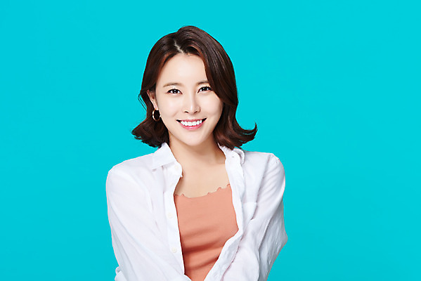 포토 JPG 스튜디오촬영 여자 다이어트 휴가 실내 한명 미소 상반신 20대 성인 앞모습 여름 여름휴가 바캉스 뷰티 한국인 파란배경 의료성형뷰티 성인여자한명만 국내포토 1 계절 뷰포인트 백그라운드 표정 건강 사람 동양인 청년 내부 파란색 여자한명만 성인여자만 파일형식 여름_계절