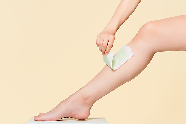 포토 JPG 스튜디오촬영 여자 다이어트 휴가 털 실내 한명 20대 옆모습 신체부위 여름 여름휴가 바캉스 뷰티 한국인 다리 노란배경 다리털제모 왁싱 제모 의료성형뷰티 제모용품 왁싱젤 국내포토 1 계절 뷰포인트 백그라운드 건강 사람 동양인 청년 내부 노란색 젤 파일형식 여름_계절